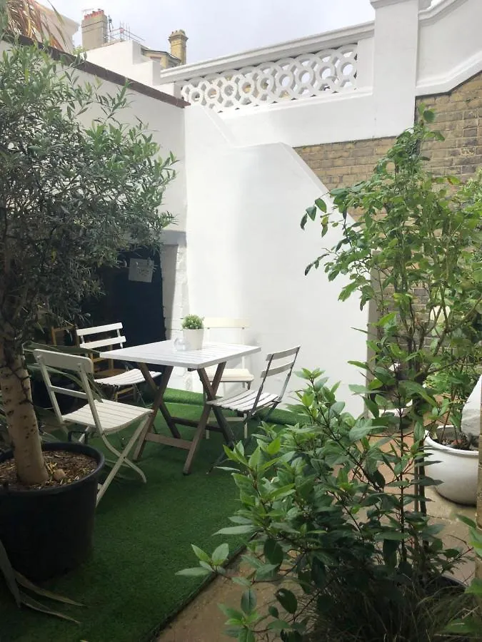 Olive Tree Apartment Hove Storbritannien